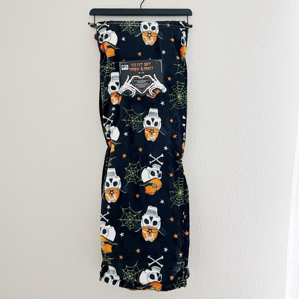 NEW Velvet Soft Halloween Skull Cowboy Blanket